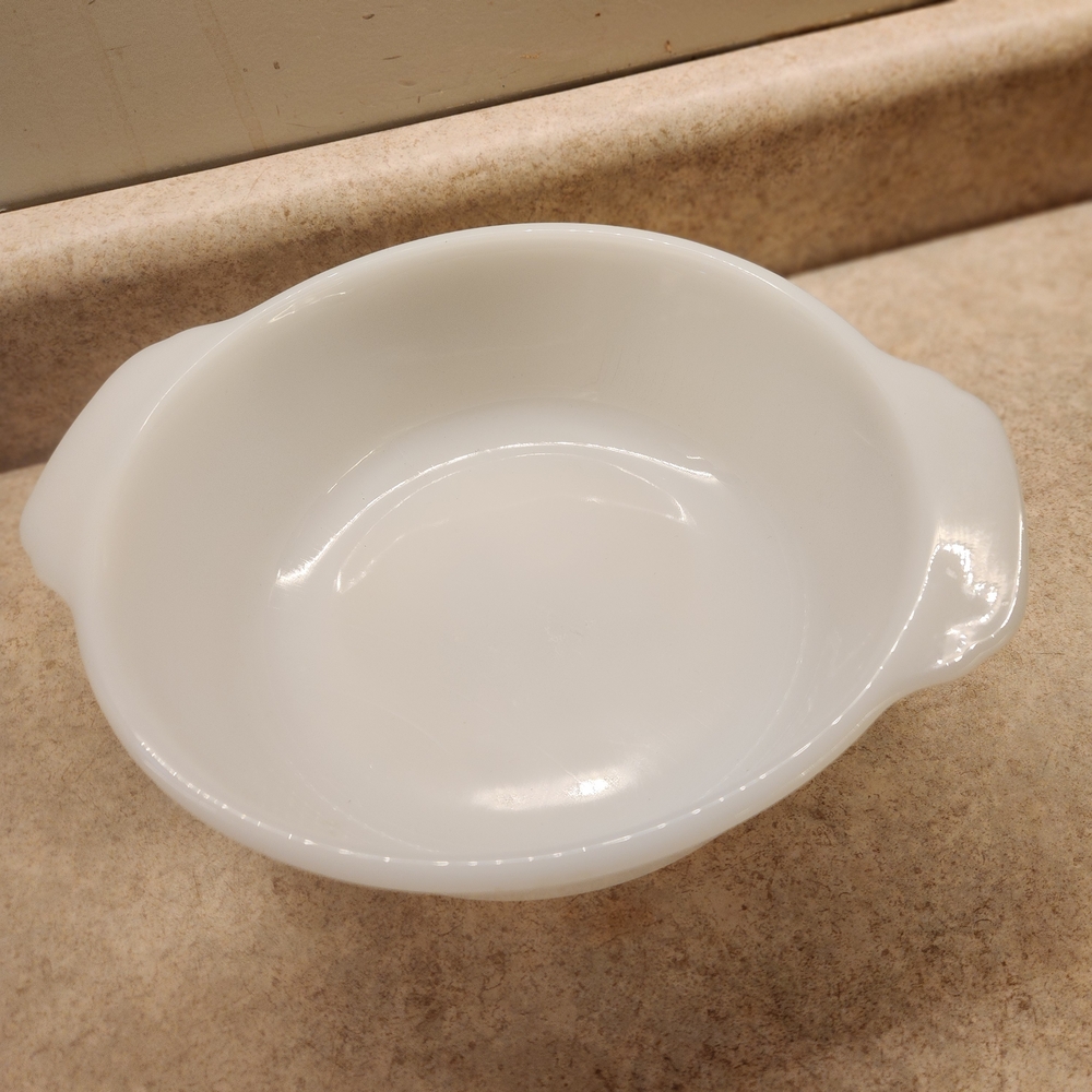Fire King Milk Glass Round Casserole Dish With Handles 1.5 Quarts